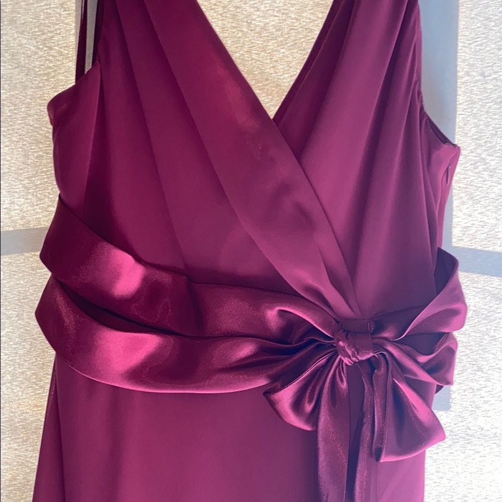 Elegant Burgundy Sleeveless Dress - Picture 8 of 8